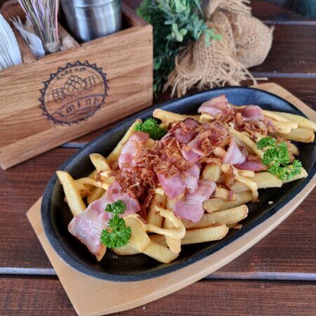 Картофель фри с беконом
